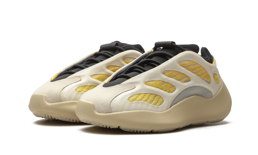 Yeezy 700 V3 "Safflower" G54854
