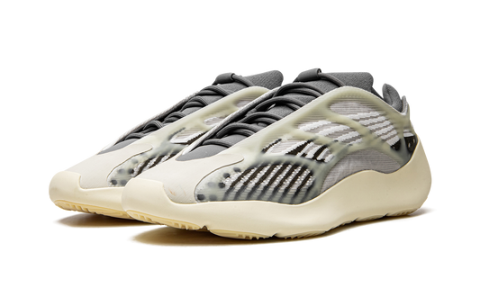 Yeezy 700 V3 "Fade Salt" ID1674