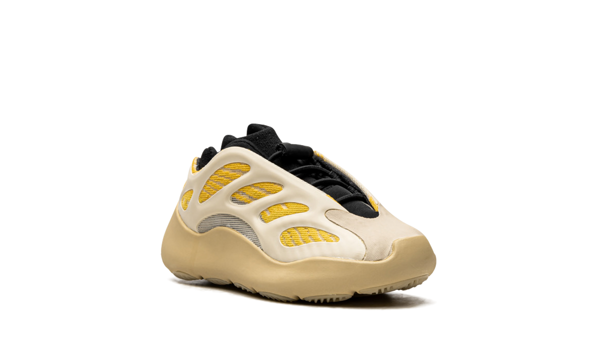 Yeezy 700 V3 Infants "Safflower" G54855