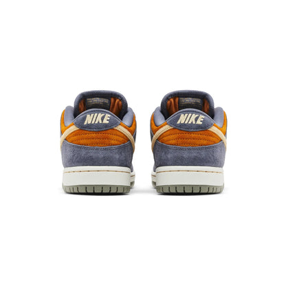 Nike SB Dunk Low 'Light Carbon Monarch' (2024)