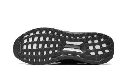 UltraBOOST "Triple Black" F36641
