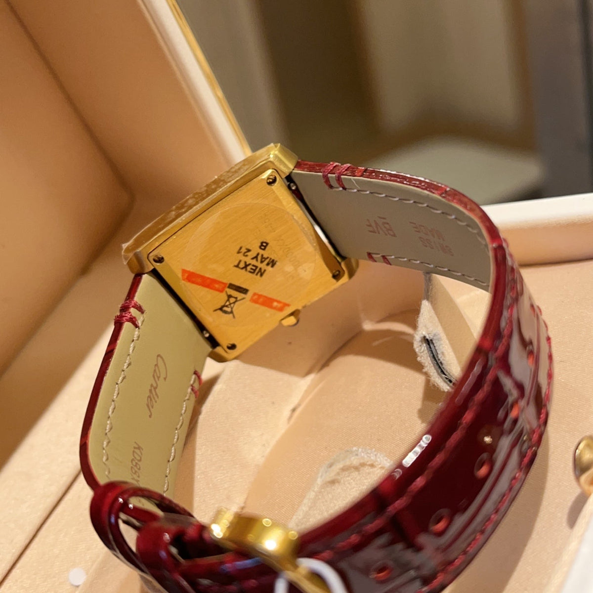 Cartier Tank Francaise 21.2mm & 27mm Gold Leather