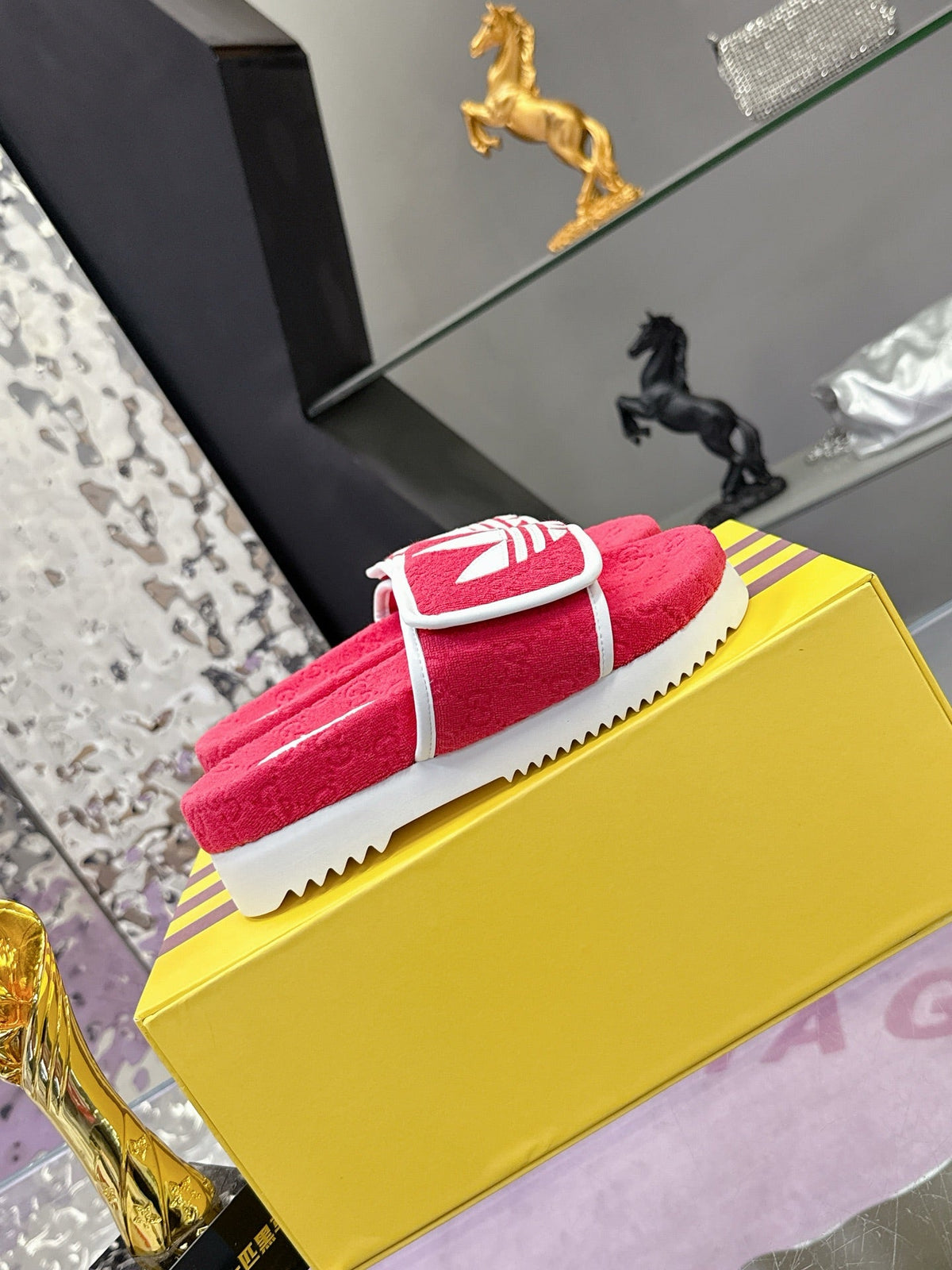 GG x Adidas Slipper Red Cotton 672159