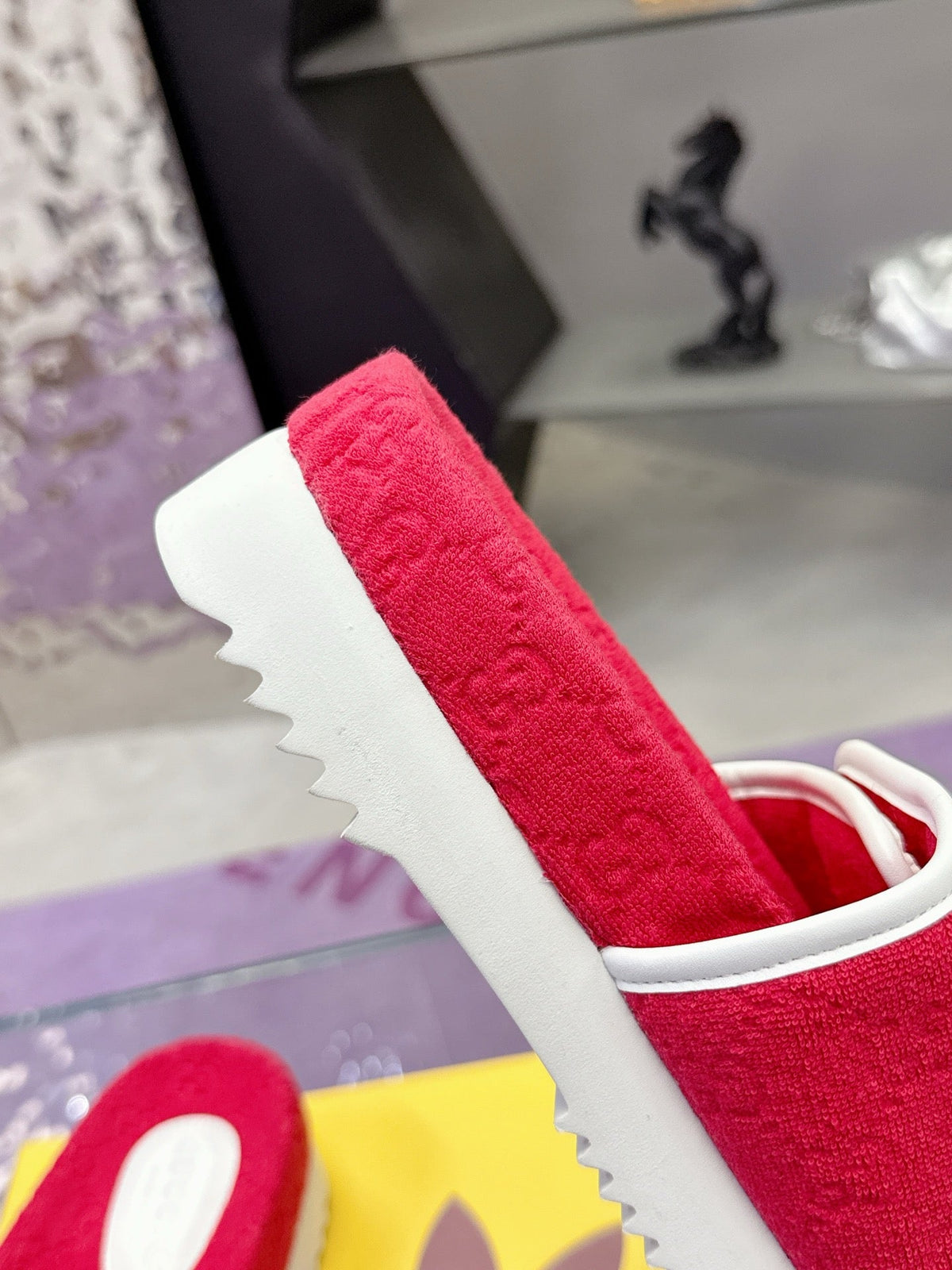 GG x Adidas Slipper Red Cotton 672159