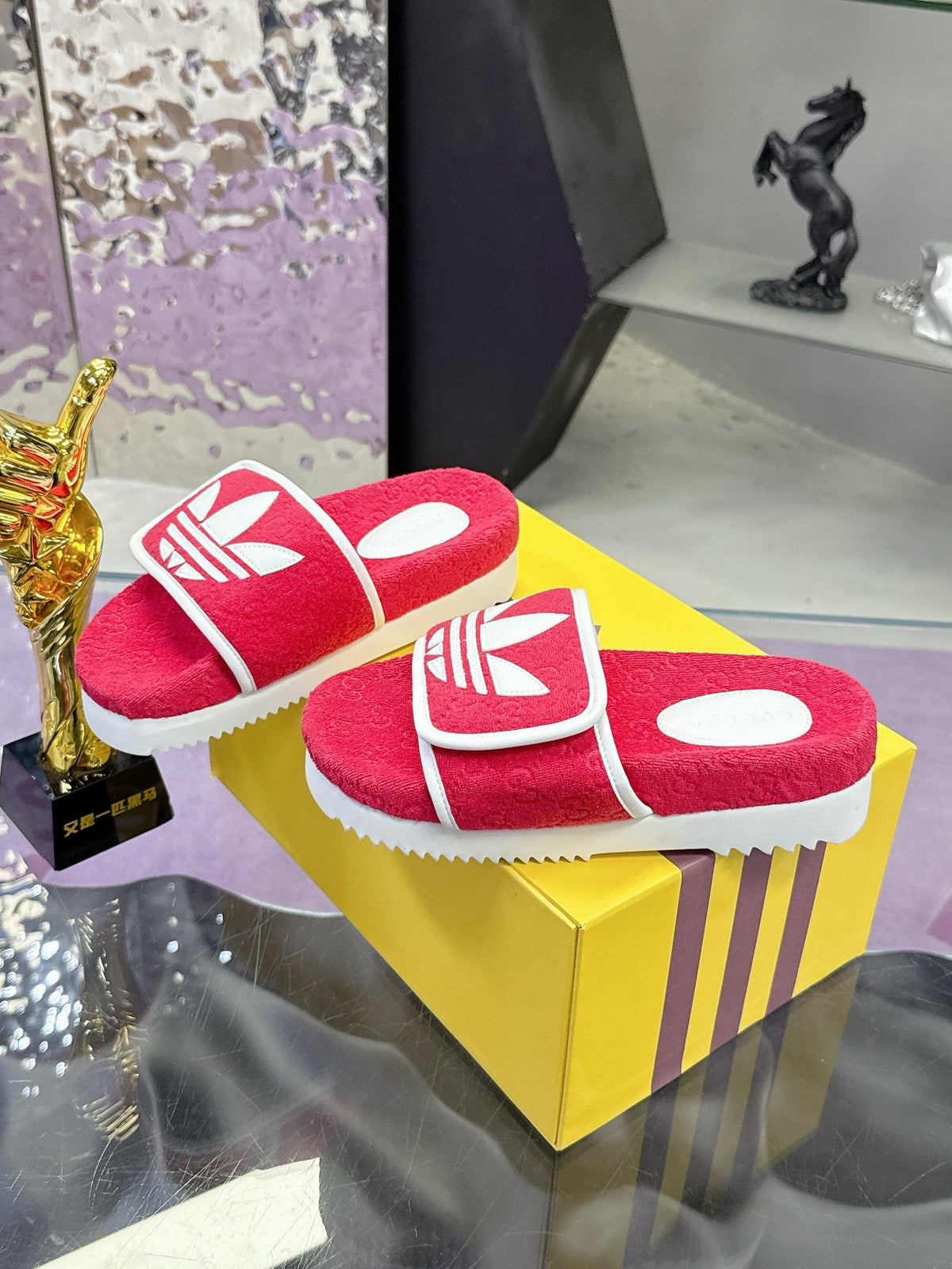 GG x Adidas Slipper Red Cotton 672159