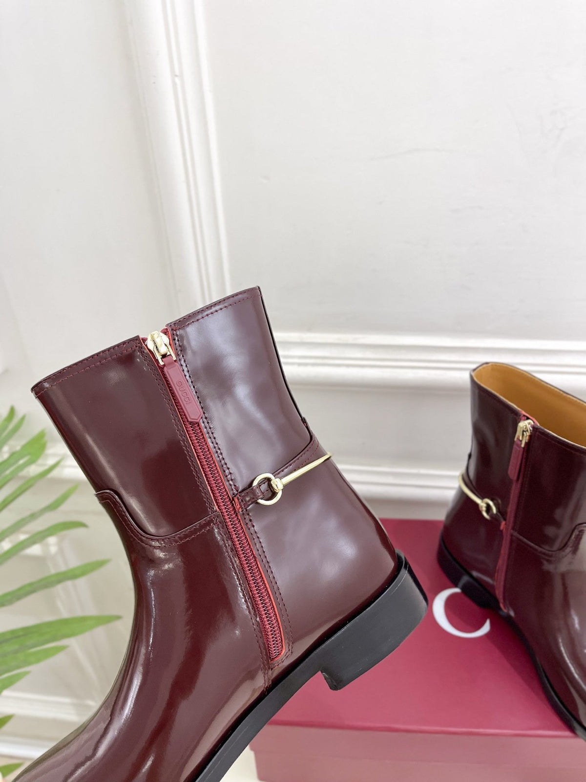 Gucci 25𝐬𝐬 horsebit ankle boots burgundy patent calfskin 435385